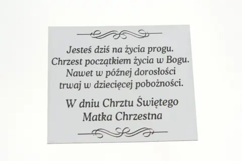 Wzruszające cytaty o rodzicach chrzestnych na pamiątkowej kartce: "Chrzest początkiem życia w Bogu. Nawet w późnej dorosłości trwaj w dziecięcej pobożności.
